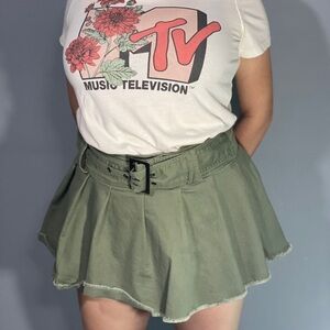 MTV White and Red Graphic Tee